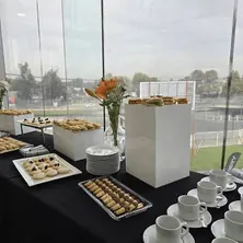 Servicio de bebidas para coffee break corporativo