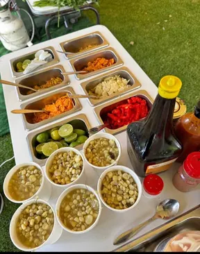 Guisados servidos para taquiza de evento