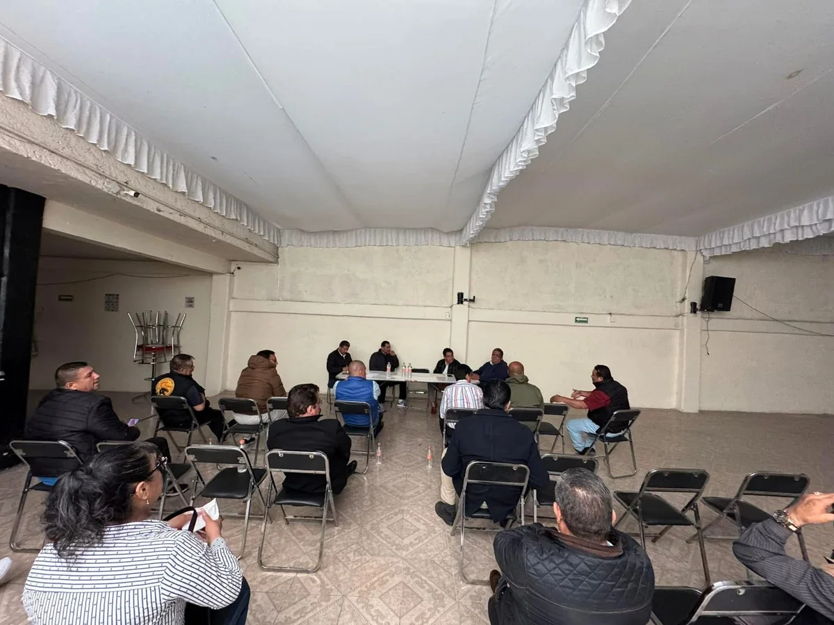 Montaje profesional para visita de evento corporativo en salón