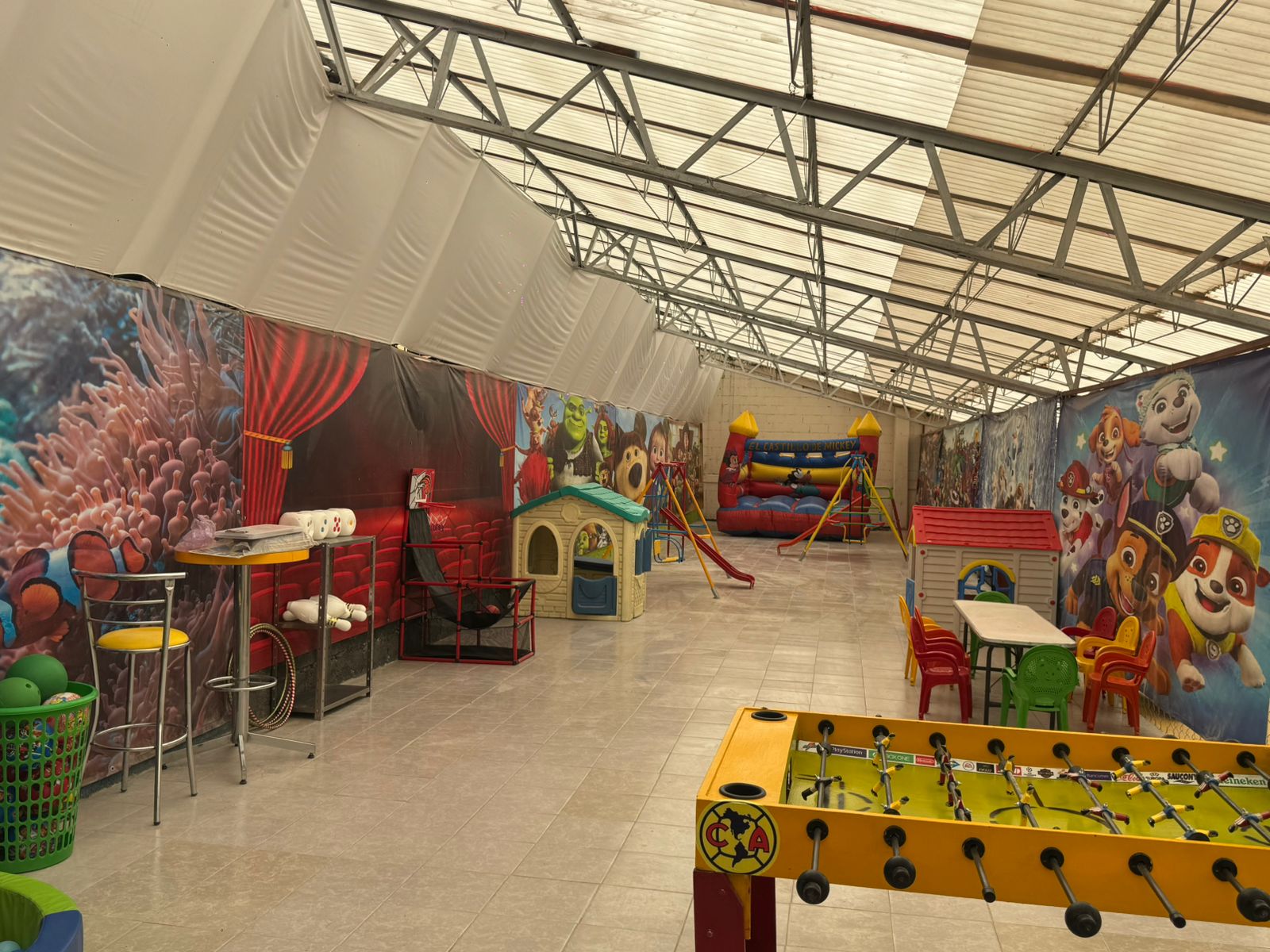 Área infantil supervisada